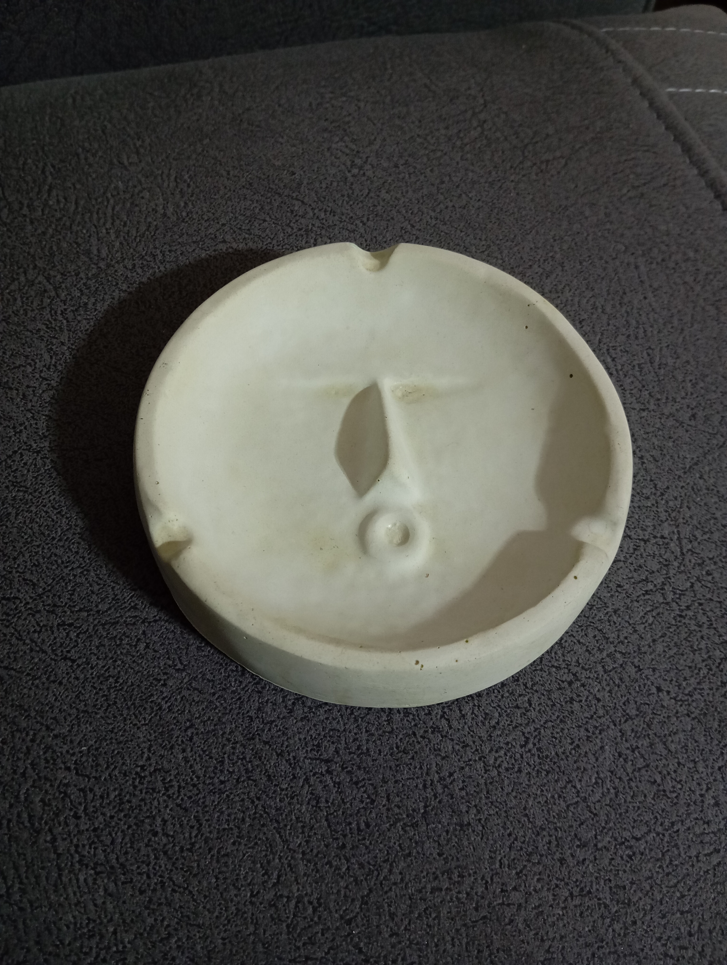 زیر سیگاری طرح آدمک
